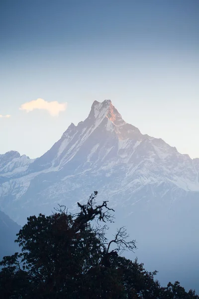 Annapurna oblasti hor v Nepálu Himálaje — Stock fotografie