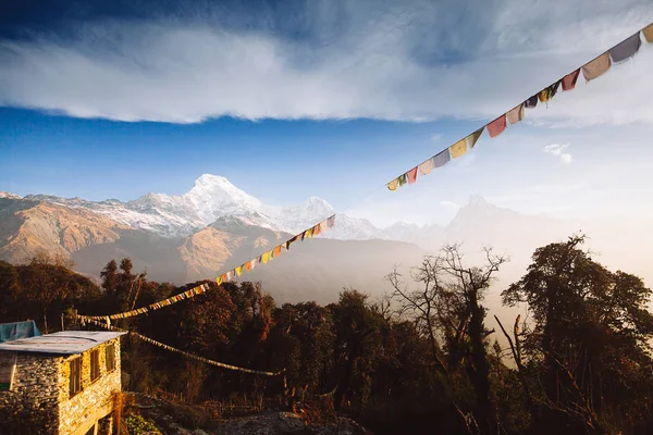 Montañas del área de Annapurna en el Himalaya de Nepal — Foto de Stock