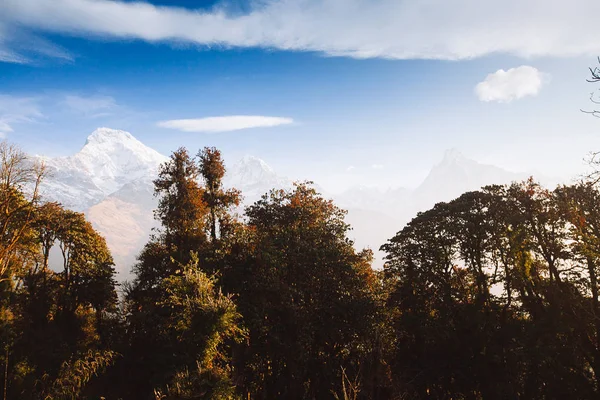 Annapurna oblasti hor v Nepálu Himálaje — Stock fotografie