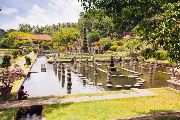Palácio de águas de Tirtagangga na ilha de Bali — Fotografia de Stock