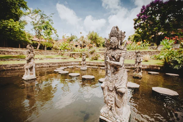 Palais des eaux de Tirtagangga sur l'île de Bali, Indonésie — Photo