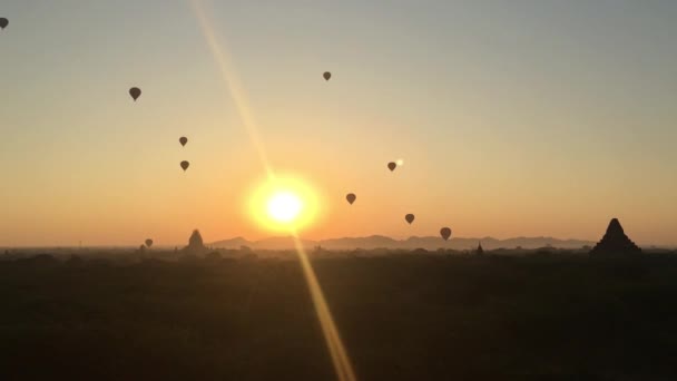 Panoramiczny widok na historyczne miejsce Bagan w Birmie (Birma). — Wideo stockowe