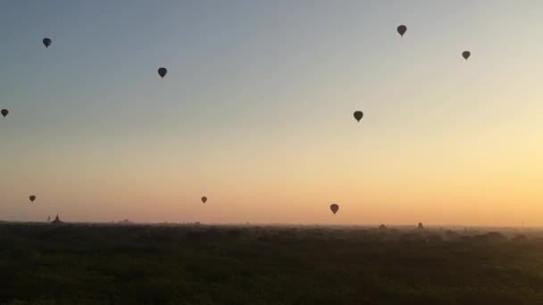 Panoramiczny widok na historyczne miejsce Bagan w Birmie (Birma). — Wideo stockowe