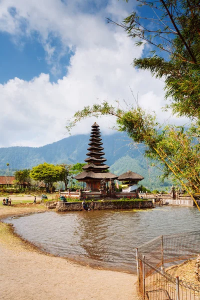 Ulun Danu tempio Lago Beratan a Bali, Indonesia — Foto Stock
