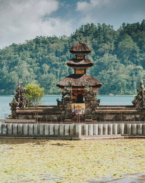Ulun Danu tempio Lago Beratan a Bali, Indonesia — Foto Stock