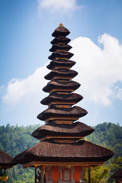 Templo de Ulun Danu Lago Beratan em Bali, Indonésia — Fotografia de Stock