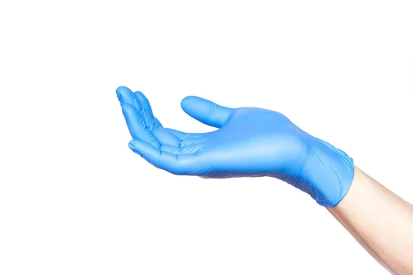 Mano del doctor en guantes azules en posición de espera aislada en blanco —  Fotos de Stock