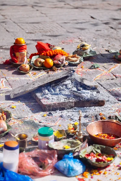 Szczegóły ceremonii hinduizmu w Katmandu, Nepal — Zdjęcie stockowe