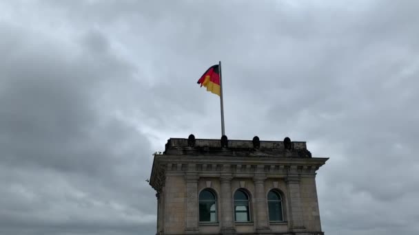 German Flag Waving Reichstag Building — Stock Video