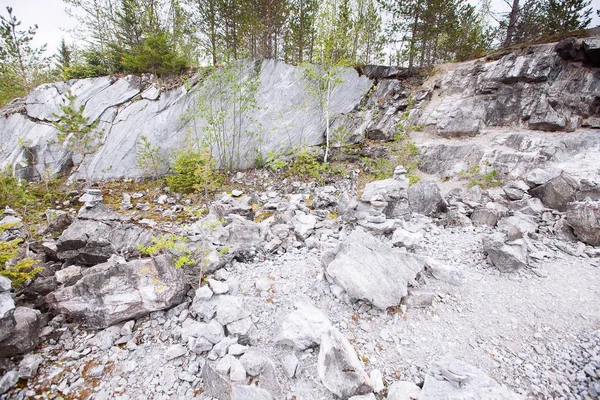 Ruskeala 'daki Mermer Kanyon. Karelia 'daki Sortavala bölgesi