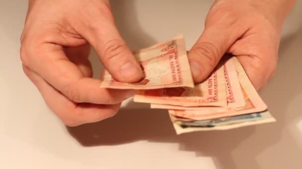 Man Handen Tellen Nepalese Rupee Bankbiljetten Nationale Munteenheid Van Nepal — Stockvideo