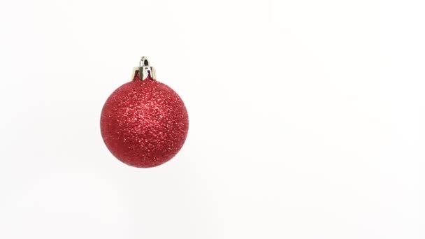 Noël Nouvel Boule Rouge Décoration Tournante Sur Fond Blanc Joyeux — Video