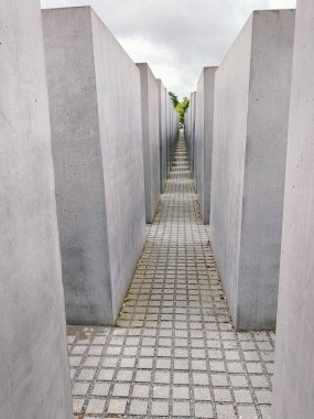 Berlin Almanya 'daki Yahudi Soykırımı Anıtı. 2. Dünya Savaşı 'nda öldürülen Yahudilerin anısına.