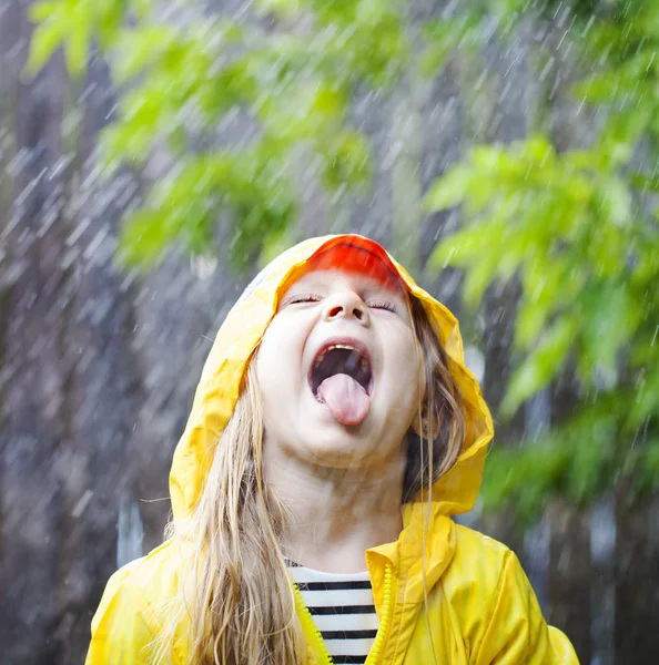 Godere della pioggia — Foto Stock