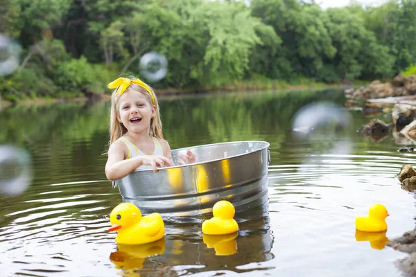 Taking a bath — Stock Photo, Image