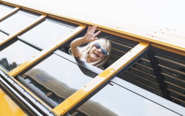 Bir okul otobüsüne