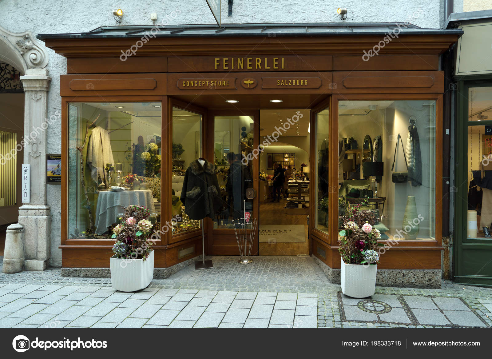 Salzburg Austria October 2017 Shop Window Traditional