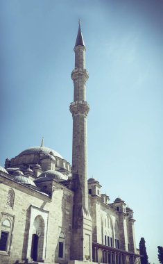 Fatih Mahallesi Fatih Camii(Fatih Camii), İstanbul. Avludan dış görünüm.
