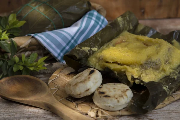 Tamales - geleneksel Tolima çanak Kolombiya