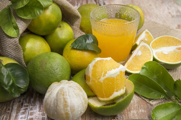 zengin portakal suyu - Citrus sinensis