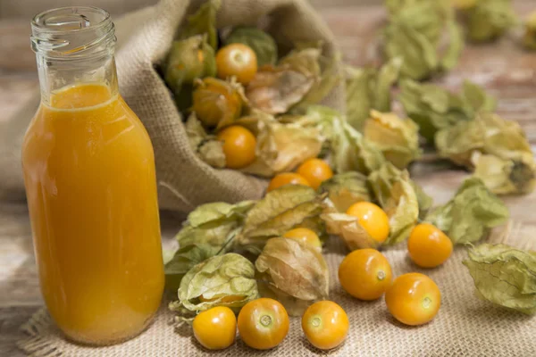 zengin cape Bektaşi üzümü suyu, zengin C vitamini - Physalis peruviana