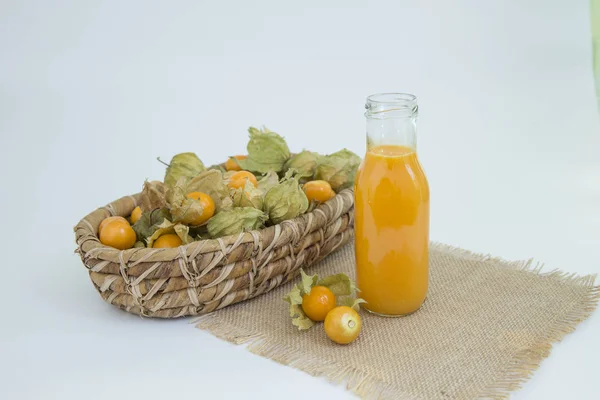 Sok Bogaty Cape Gooseberry Bogate Witaminę Miechunka Peruwiańska — Zdjęcie stockowe