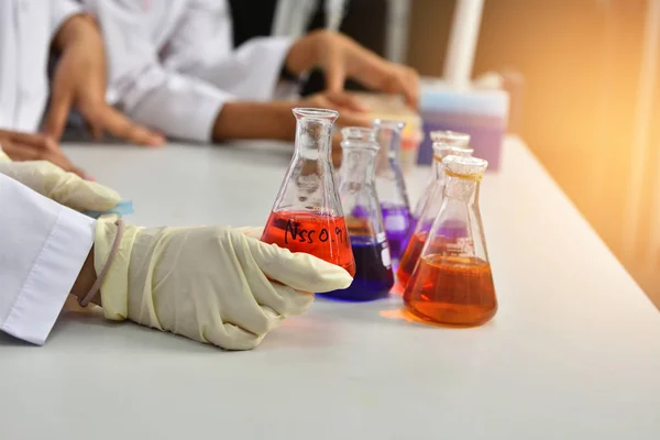 Laboratorio Química Estudiantes Ciencias — Foto de Stock