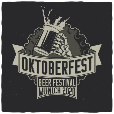 Bira bardağıyla iskelet elin resmedildiği tişört veya poster tasarımı. Giysi tasarımını hazırla.