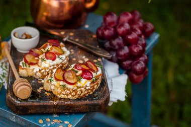 Üzüm Bruschetta Kahvaltı için Servis