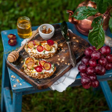 Üzüm Bruschetta Kahvaltı için Servis