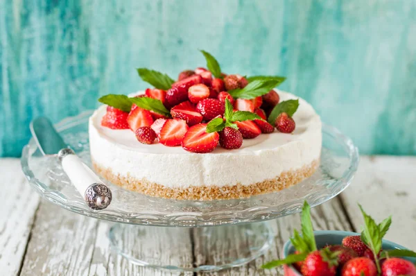 Não assar cheesecake morango — Fotografia de Stock