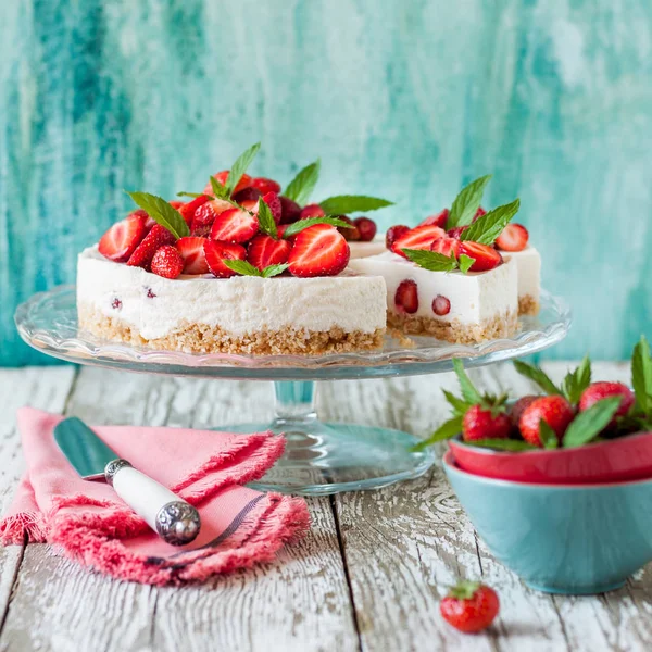 No Bake Strawberry Cheesecake — Stock Photo, Image