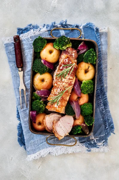 Roast Pork with Apples — Stock Photo, Image