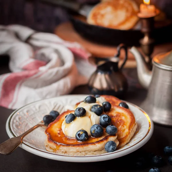 Pancakes with Mascarpone and Blueberries — Stock Photo, Image