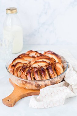 Cevizli Ekmek ve Tereyağı Puding
