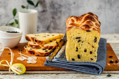 Paskalya Safran Sıcak Çapraz Çörek Somun 