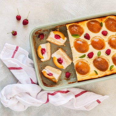 Kuark, Kayısı ve Ahududu Kek