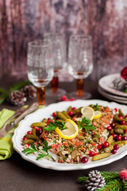 Domates, Ot, Fındık ve Gherkin Morina Balığı 