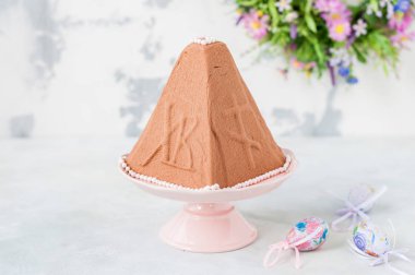 Paskalya Çikolatalı Kuark Tatlısı, Paskha