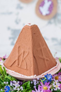 Paskalya Çikolatalı Kuark Tatlısı, Paskha