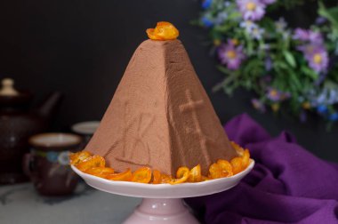 Paskalya Çikolatalı Kuark Tatlısı, Paskha