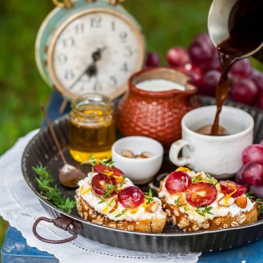 Üzüm Bruschetta Kahvaltı için Servis