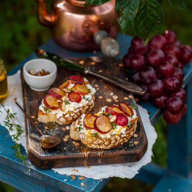 Üzüm Bruschetta Kahvaltı için Servis