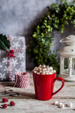 Marshmallowlu Noel Sıcak Çikolatası