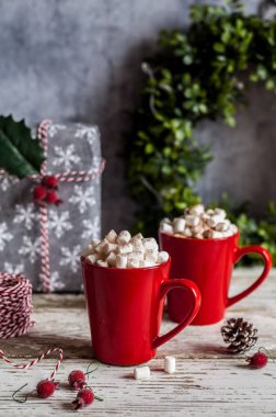 Marshmallowlu Noel Sıcak Çikolatası