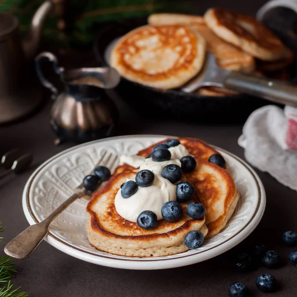 Pancakes with Mascarpone and Blueberries — Stock Photo, Image