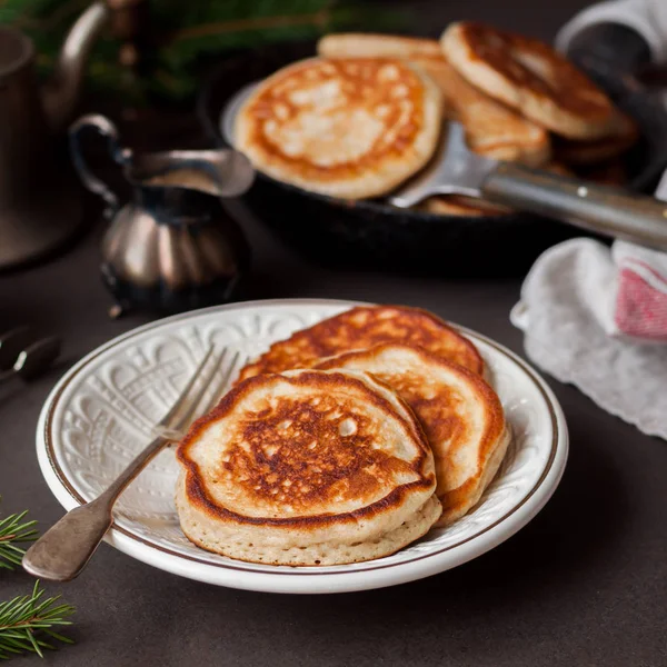 Flauschige Vollkornpfannkuchen — Stockfoto