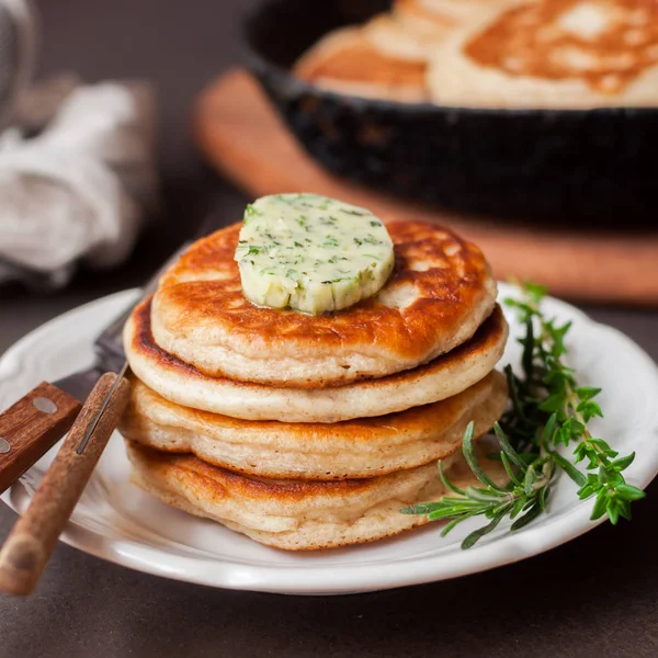 Fluffy Wholemeal Pancakes with Herbed Butter — Stock Photo, Image