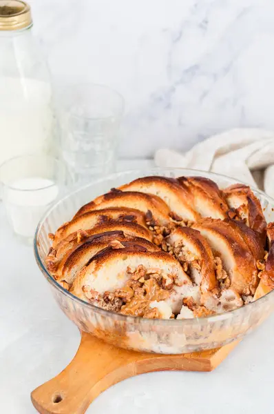 Walnut Bread and Butter Pudding — Stock Photo, Image