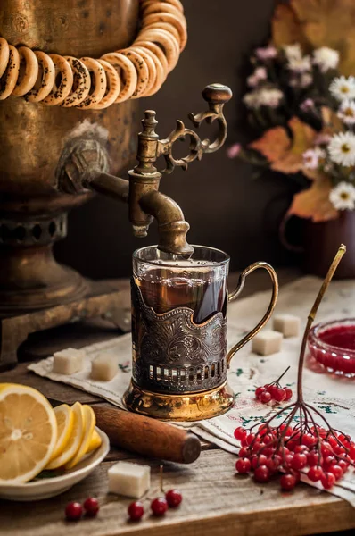Чай из Самовара — стоковое фото